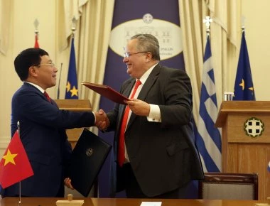 Συνάντηση του Ν. Κοτζιά με ΥΠΕΞ Βιετνάμ - Δείτε Τι έγινε